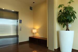 LIndaVuMD Lobby 1