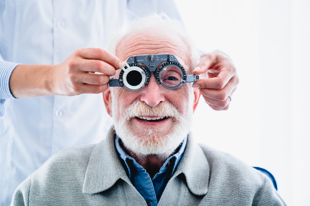 Monovision LASIK is an advanced option for individuals experiencing age-related vision changes, such as presbyopia. At Linda Vision, we offer this proven solution for patients seeking more freedom from reading glasses and bifocals through Monovision LASIK. Our goal is to help you maintain visual clarity and independence with a treatment tailored to your lifestyle.